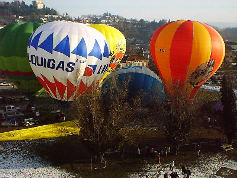I palloni pronti al decollo dal Parco Europa