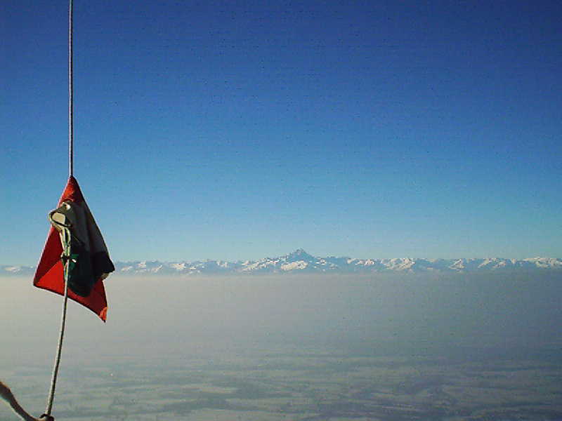 Lo spettacolo delle Alpi dal cielo sopra Mondov