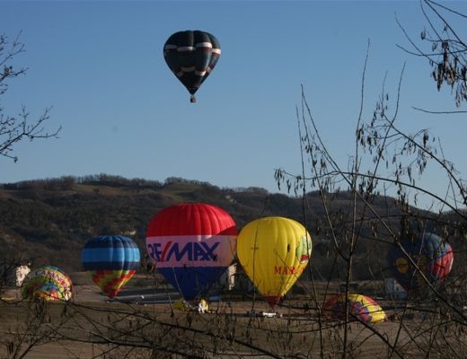 L'edizione 2006 del raduno internazionale di San Valentino a Carpineti (Foto A.Biasioli)