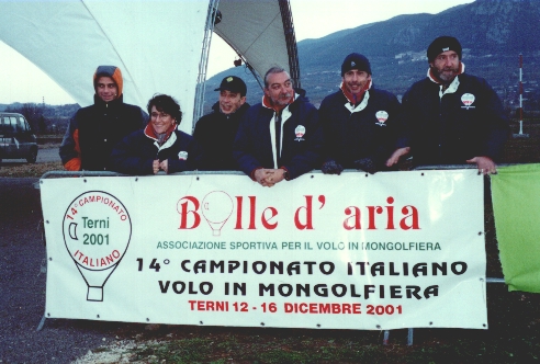 I fondatori di 'Bolle d'aria' (da sinistra) Giulio Sbocchelli, Donatella Ricci, Mauro Buono, Maurizio Saveri, Roberto Spagnoli, Roberto Botti (foto P.Sanguinetti)